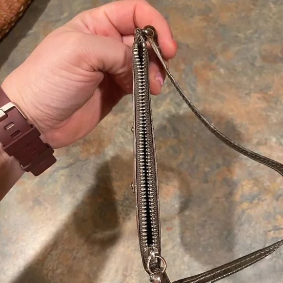 MICHAEL KORS Silver Metallic Wristlet, EUC - Picture 8 of 11